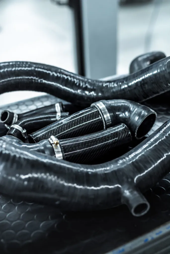 Carbon Ladeluftschläuche für den TechArt Porsche 911 991.2 Turbo S