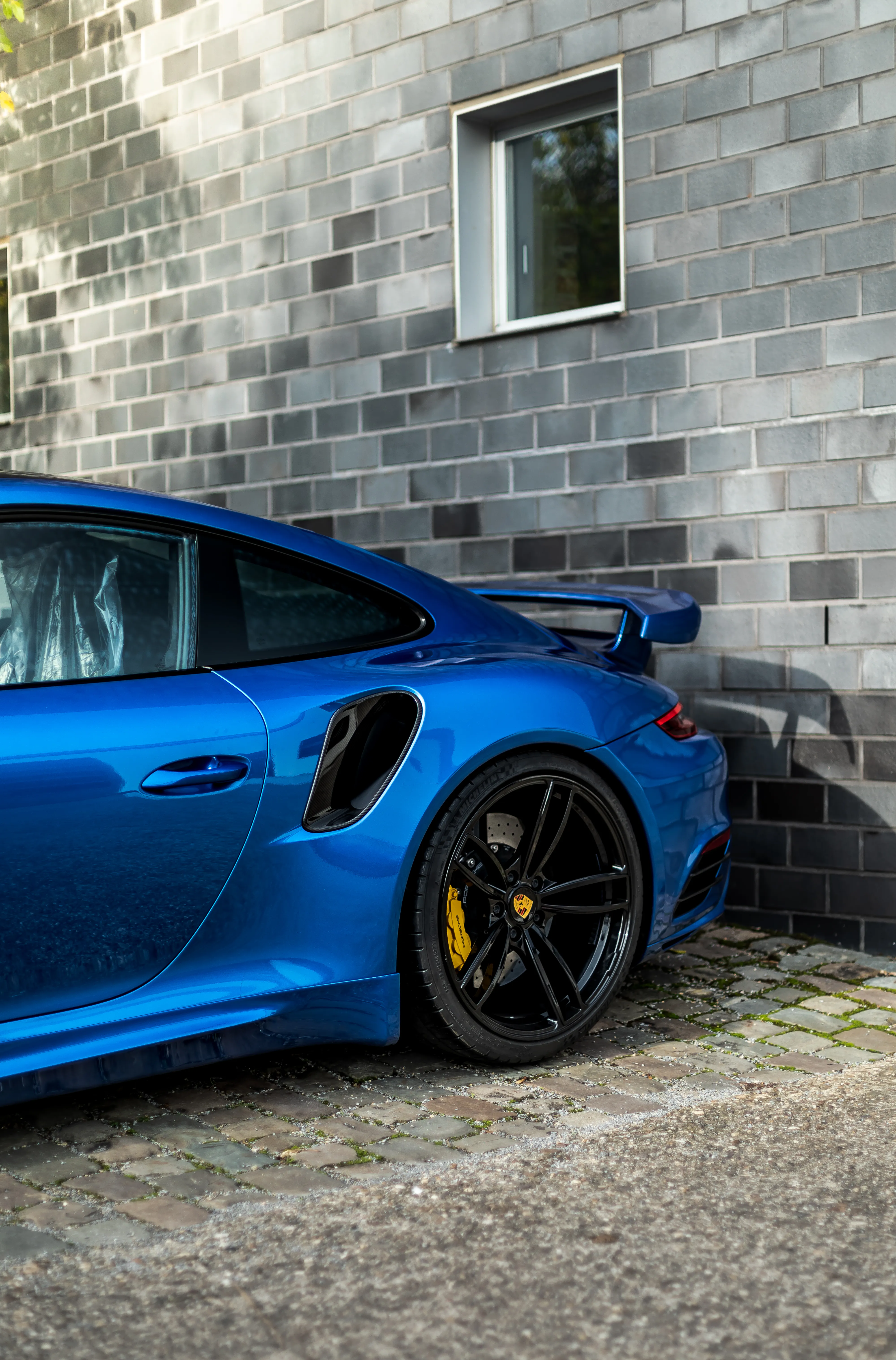 TechArt Porsche 911 991.2 Turbo S Heck mit schwarzer Felge outdoor