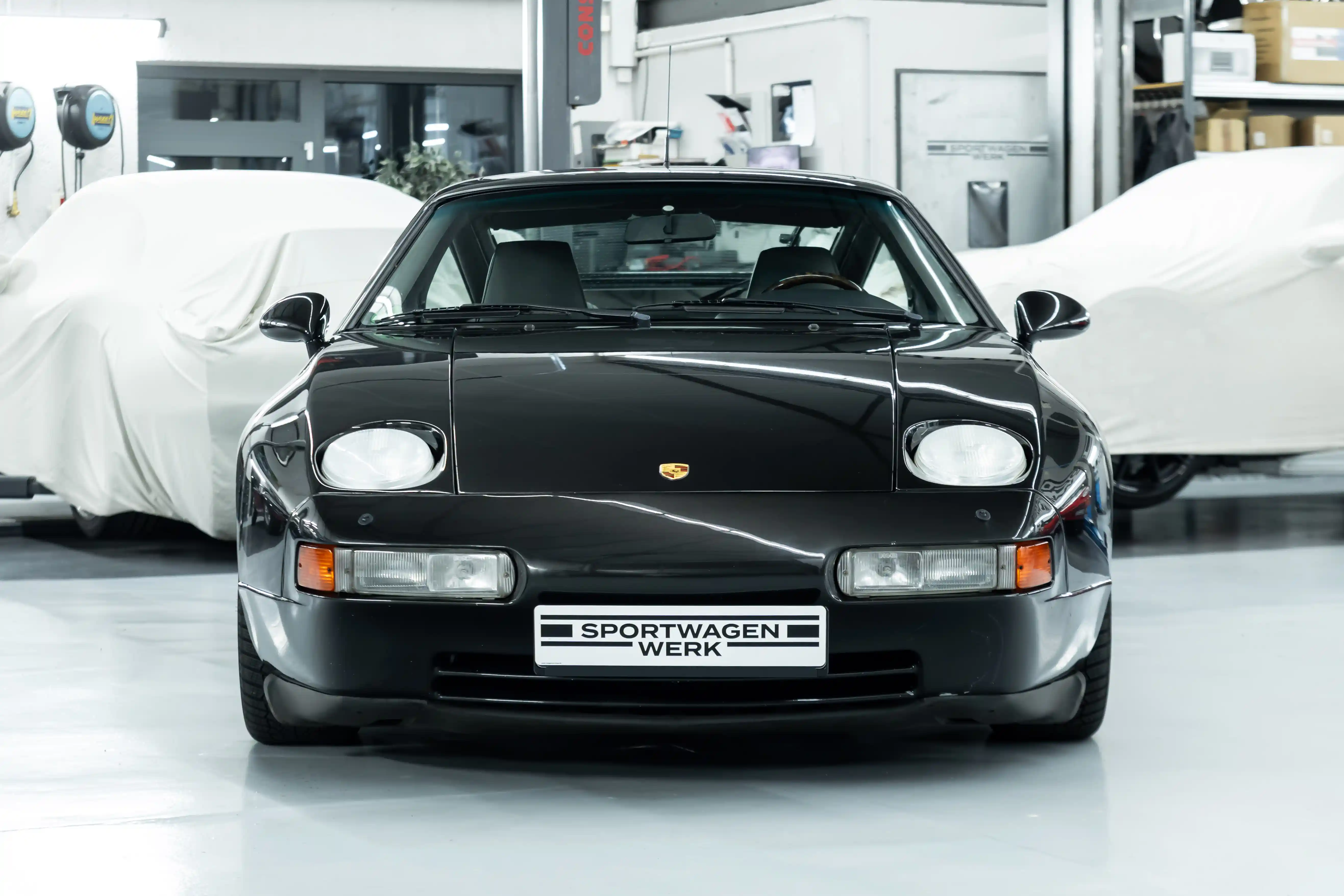 Porsche 928