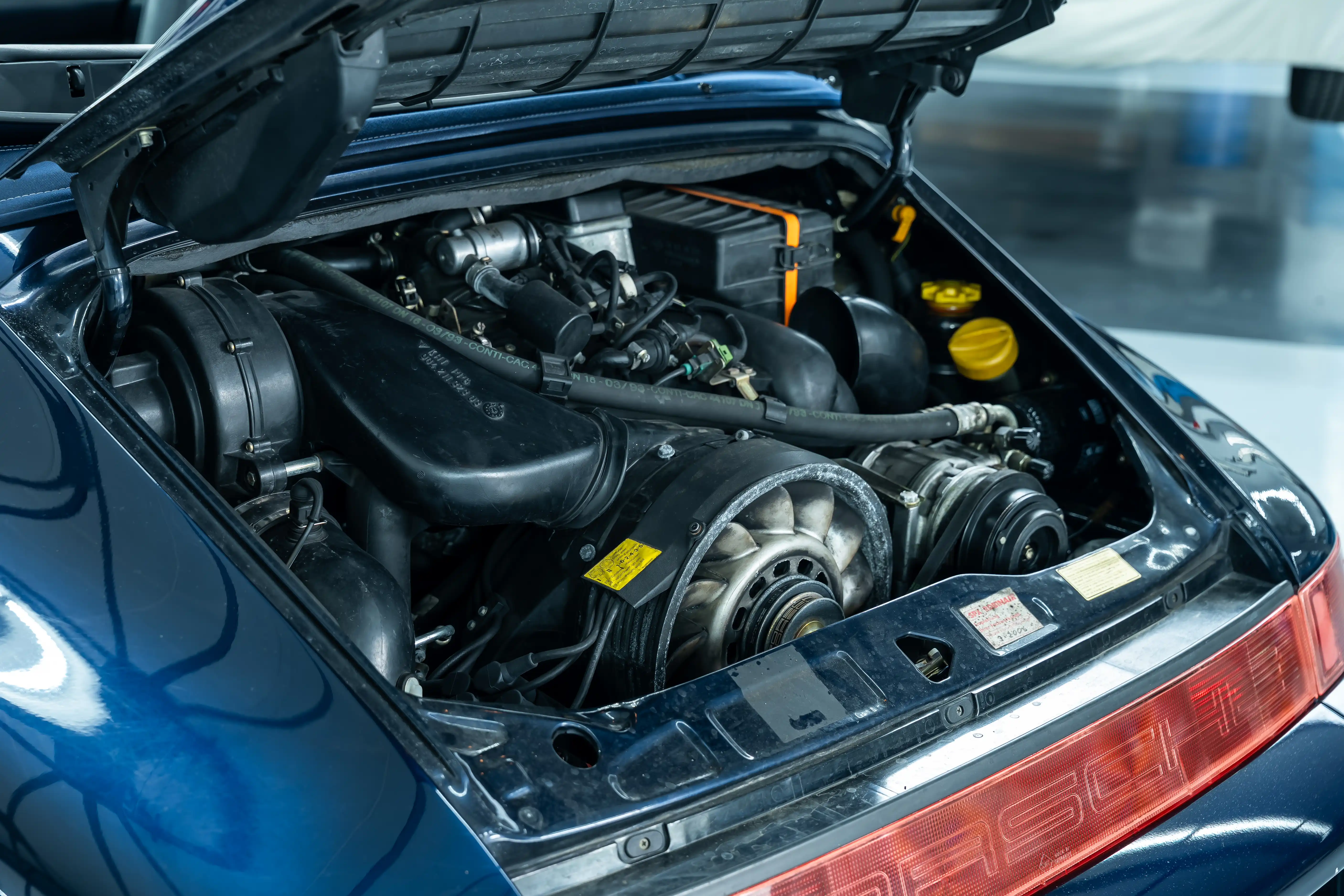 Porsche 964