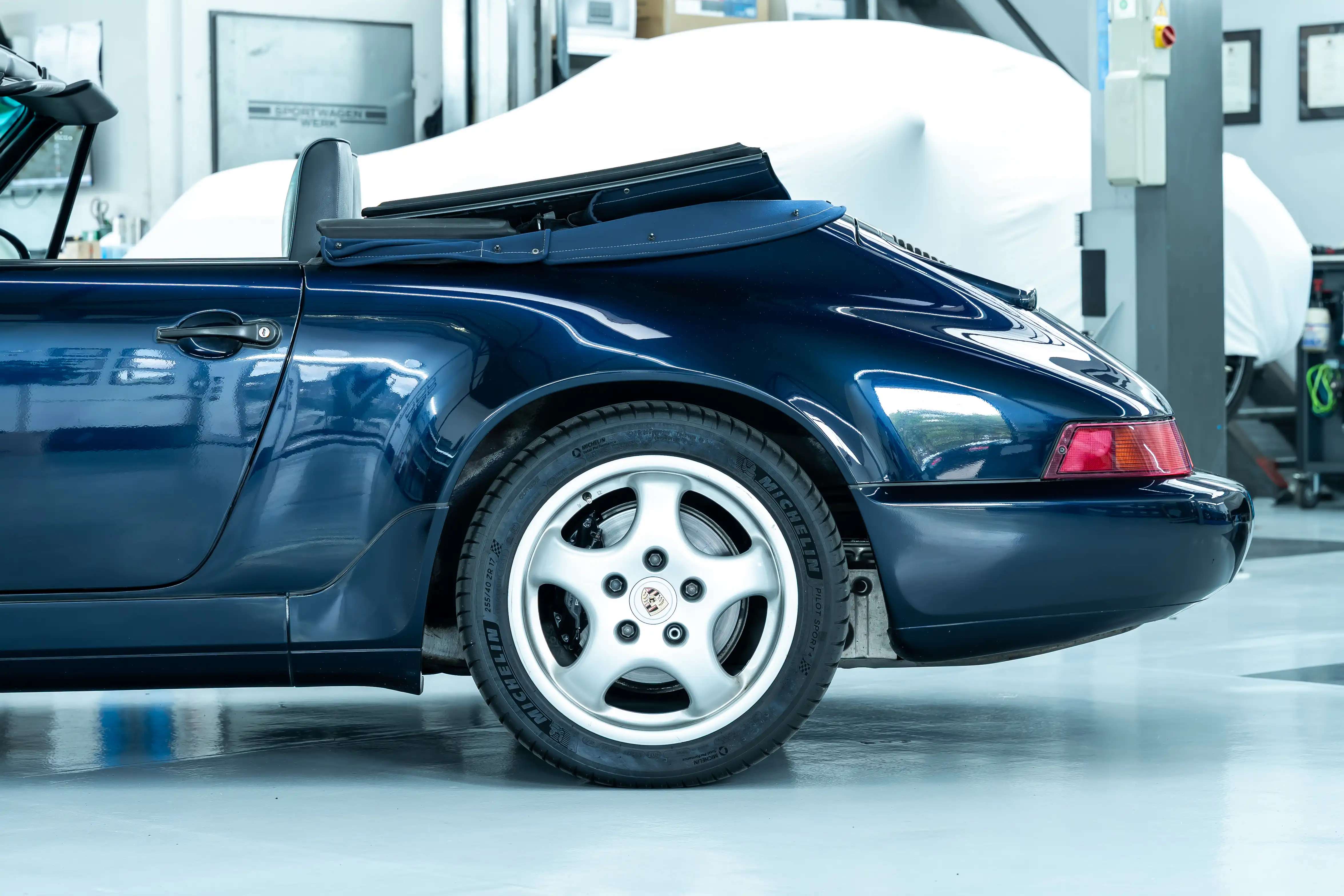 Porsche 964