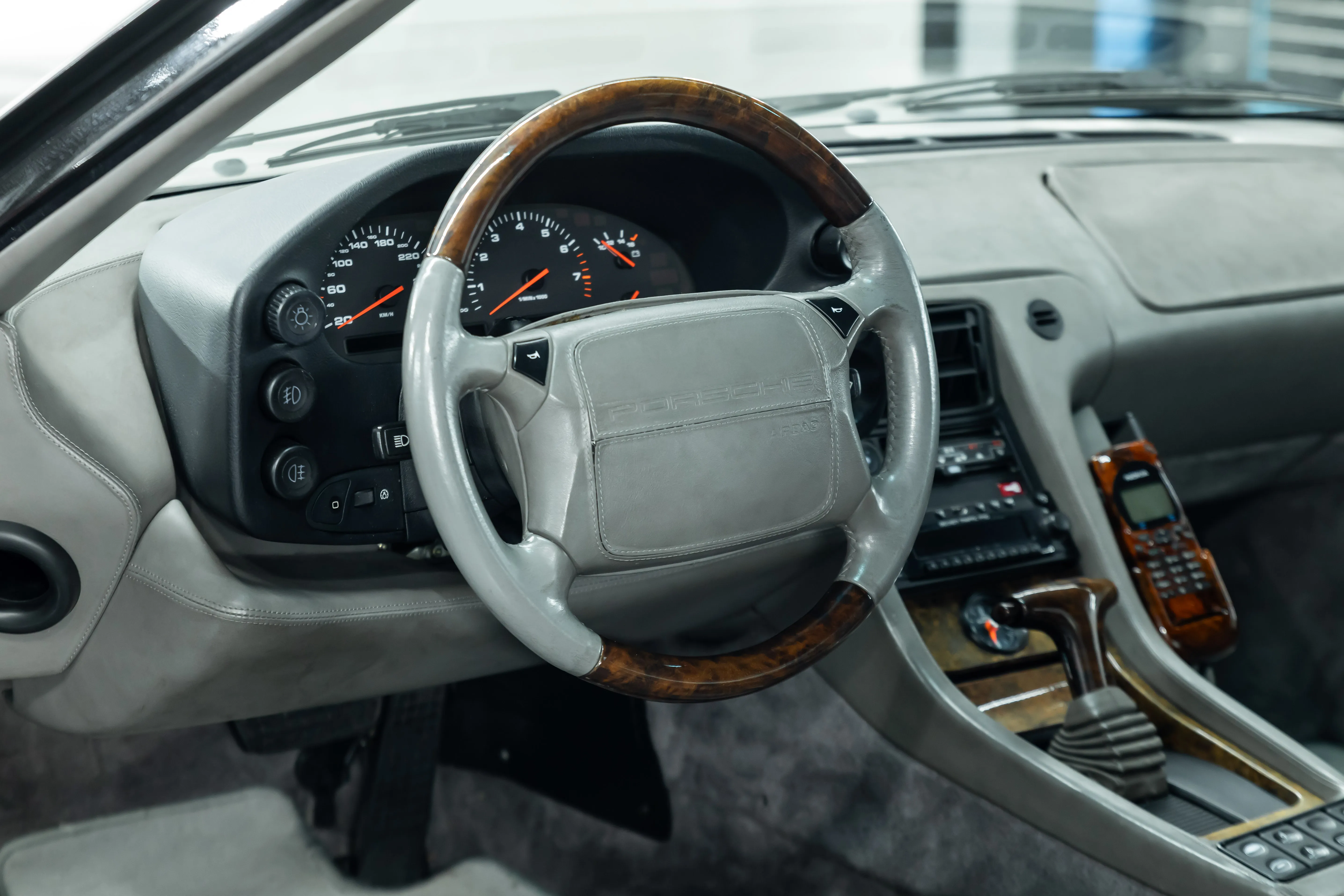Porsche 928