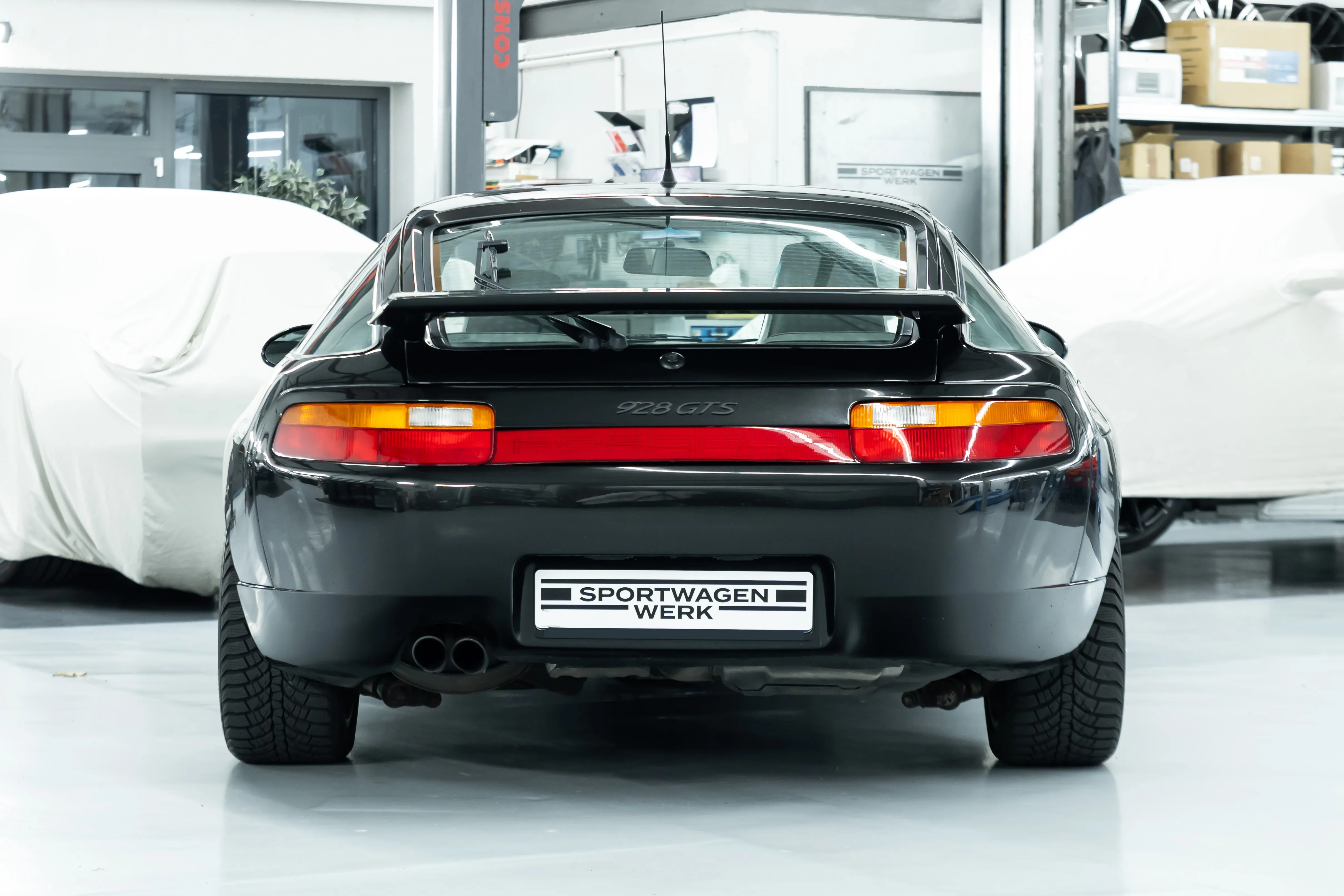 Porsche 928