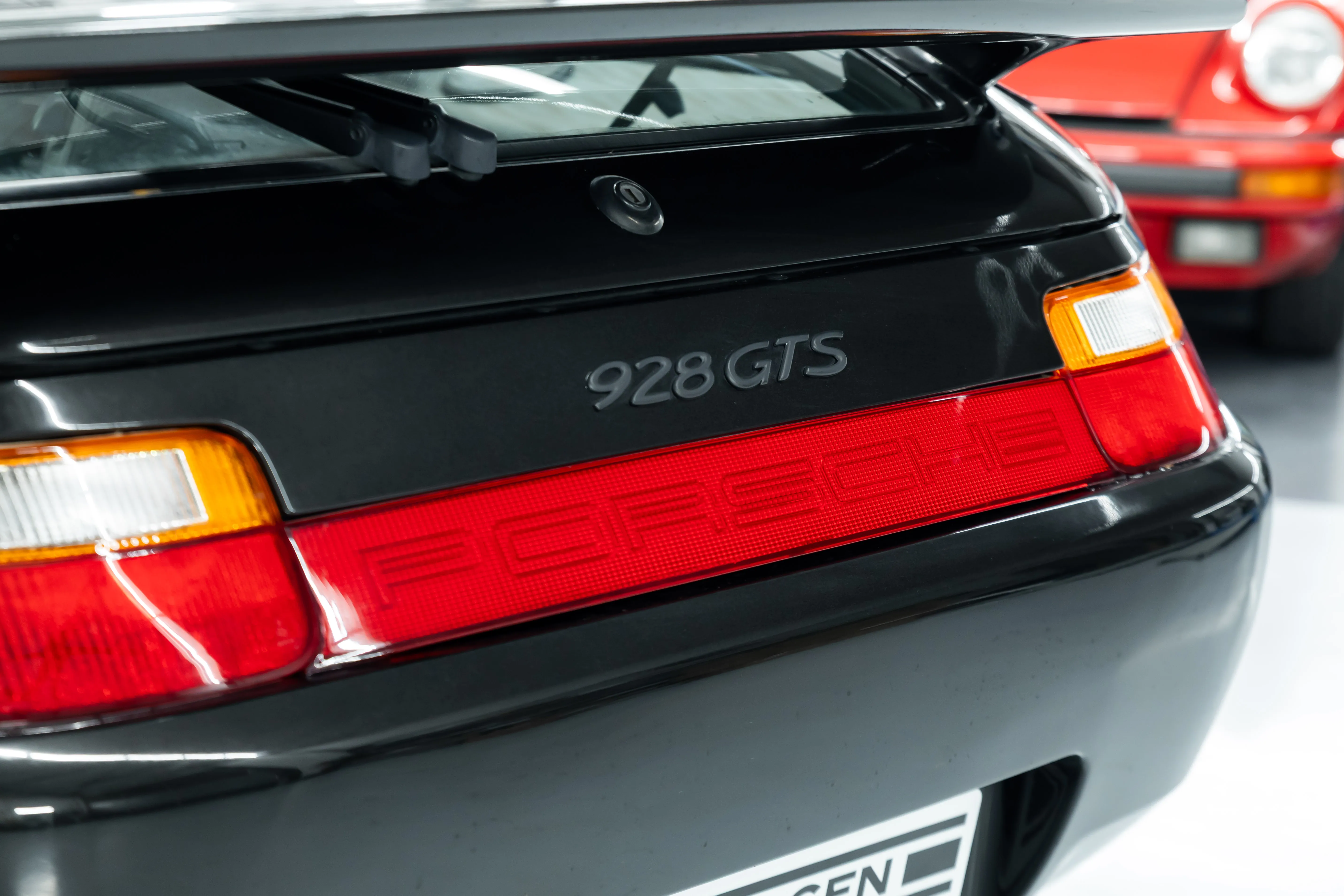 Porsche 928