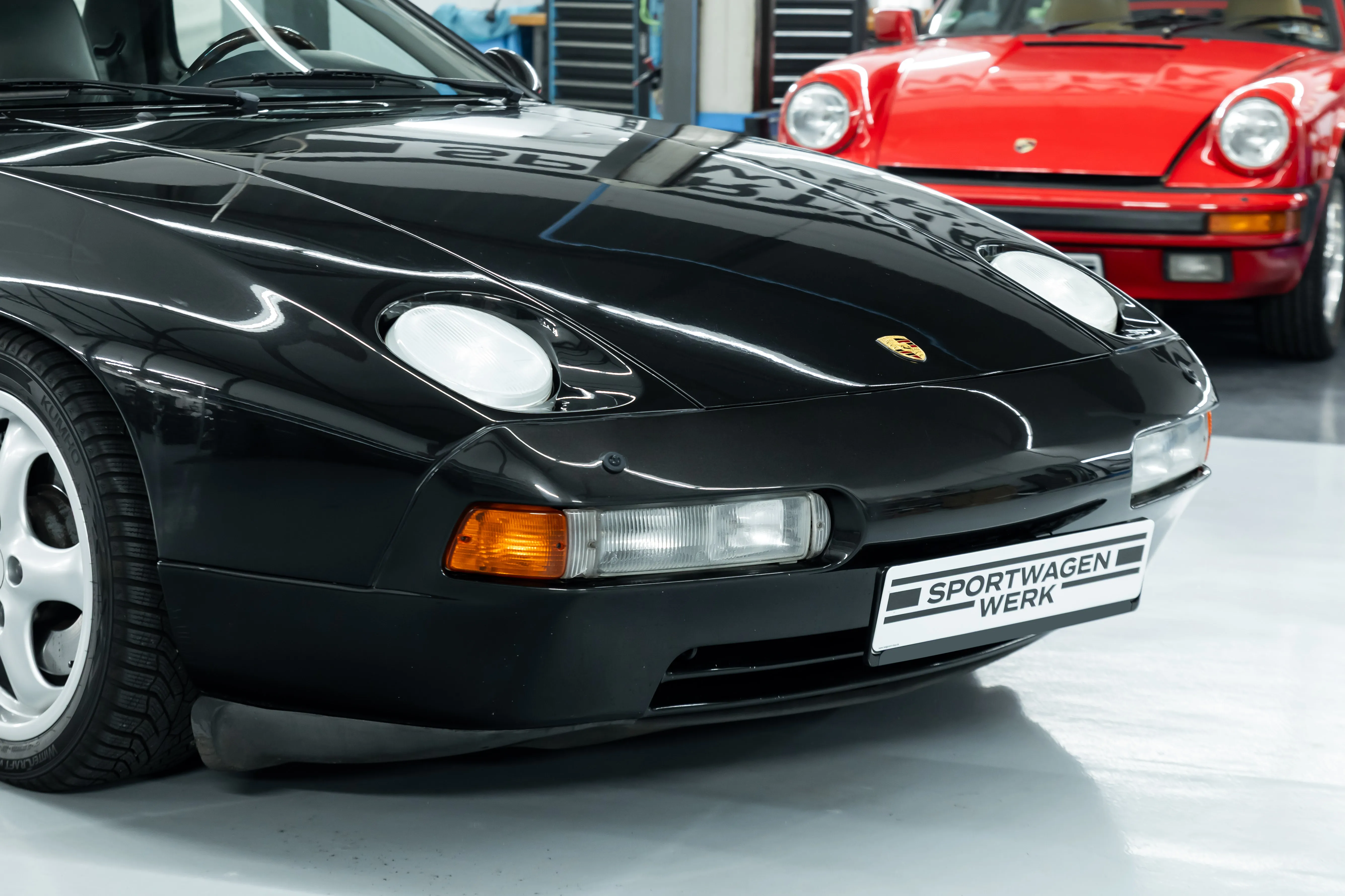 Porsche 928